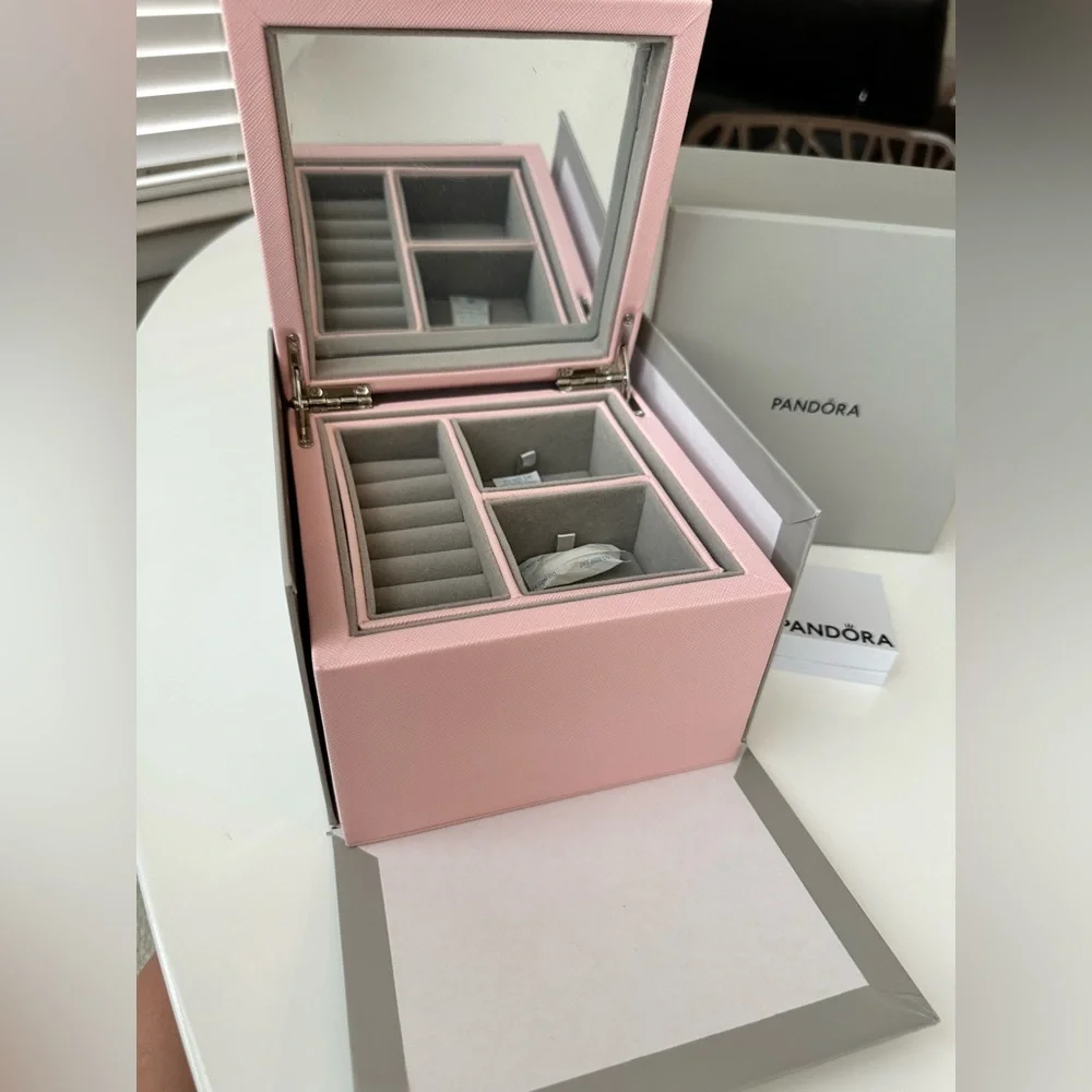Pandora Small leather jewelry box - Picture 4 of 6